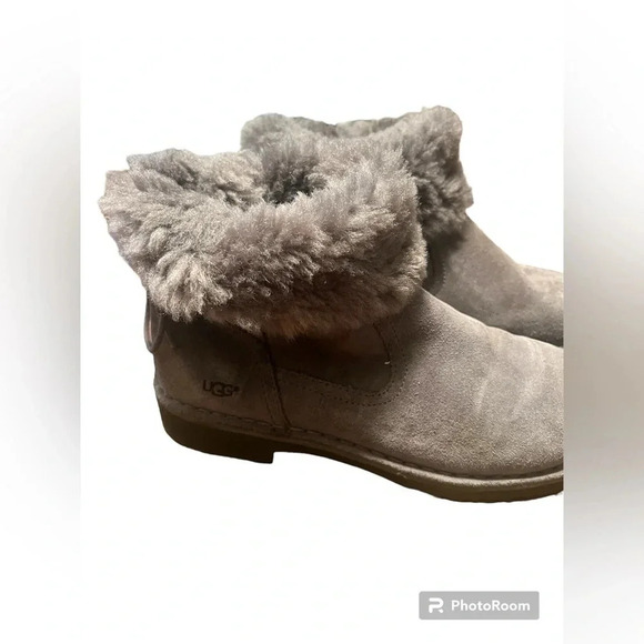UGG  Australia Naiyah Charcoal Boot Lace Up Shearling  ( 1020144W ) Wmns… - Picture 7 of 11
